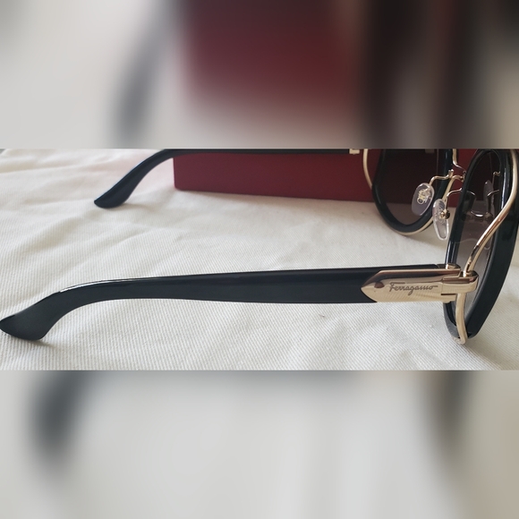 Salvatore Ferragamo Sun Glasses - Picture 6 of 13